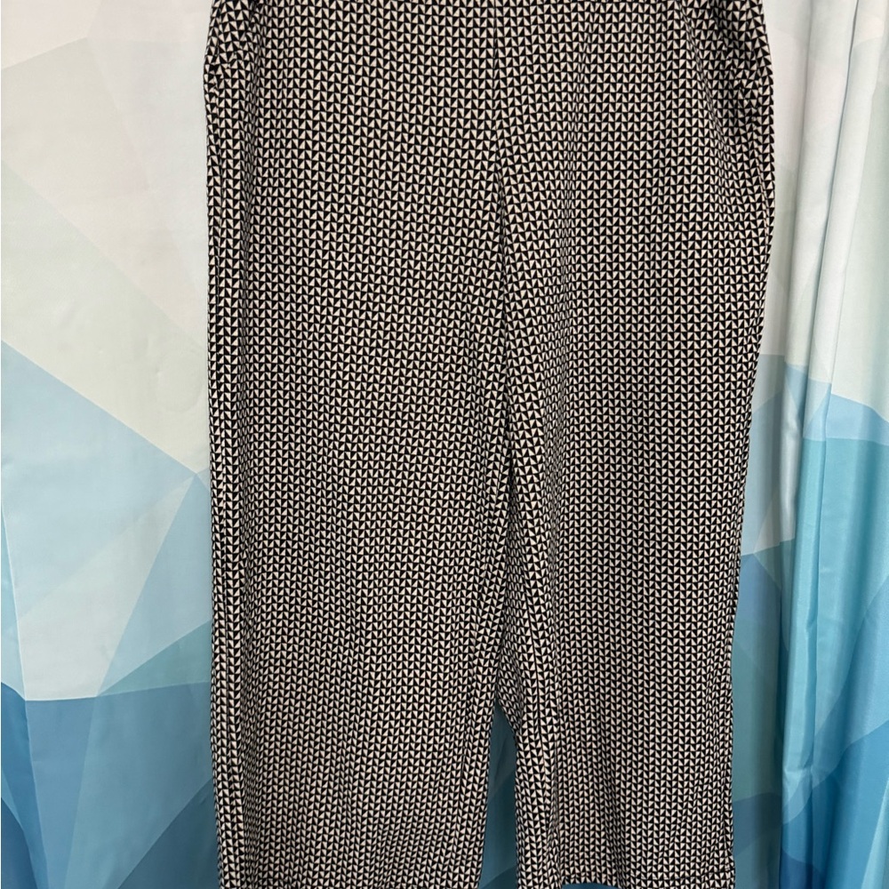 Gently used pull on trousers… warm and comfy with pockets!